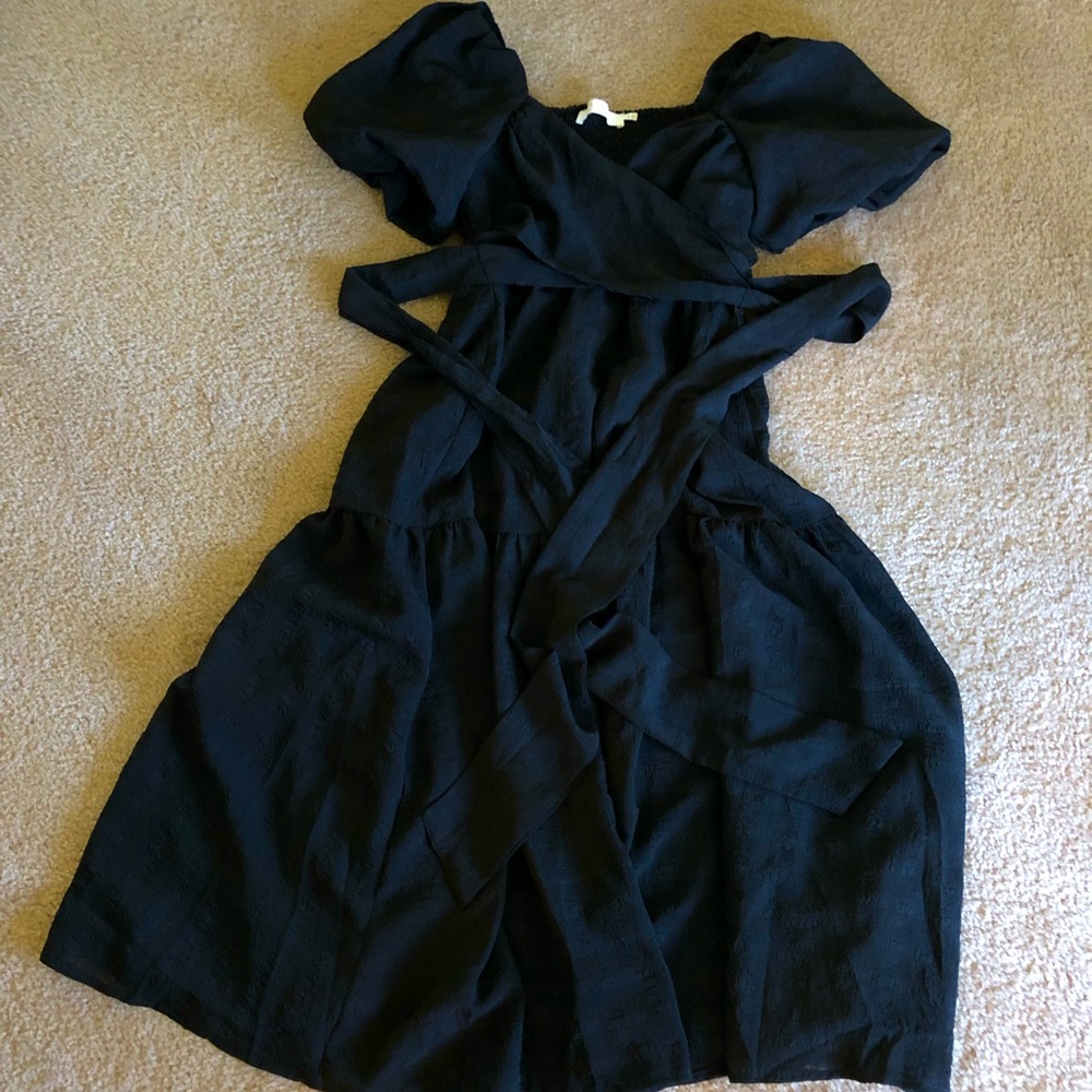 ASTR The Label Black Puff Sleeve Dress